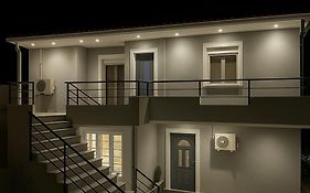John'S Shared Apartment